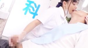 歯科医院の衛生士とベロチュウ唾液プレイ！キスしながらの手コキで射精へと導きます